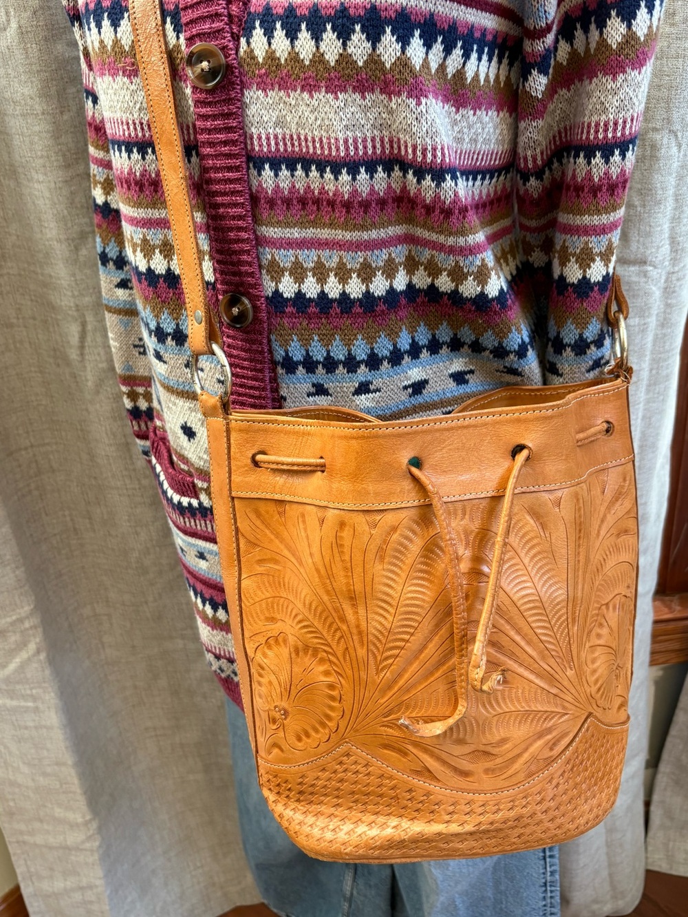 Vintage American West leather bucket bag